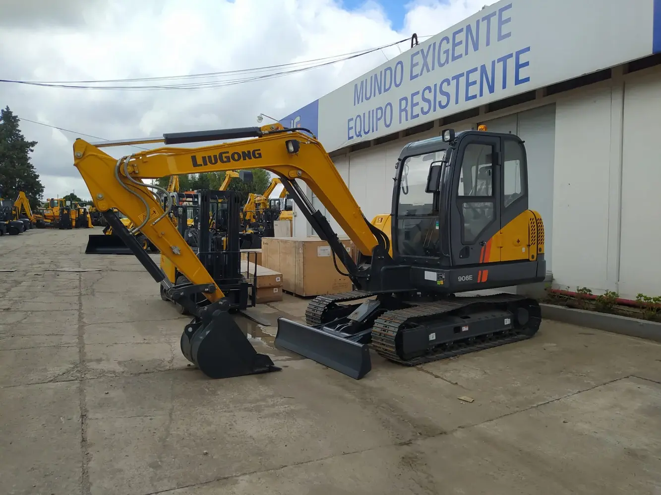 LiuGong CLG 906E